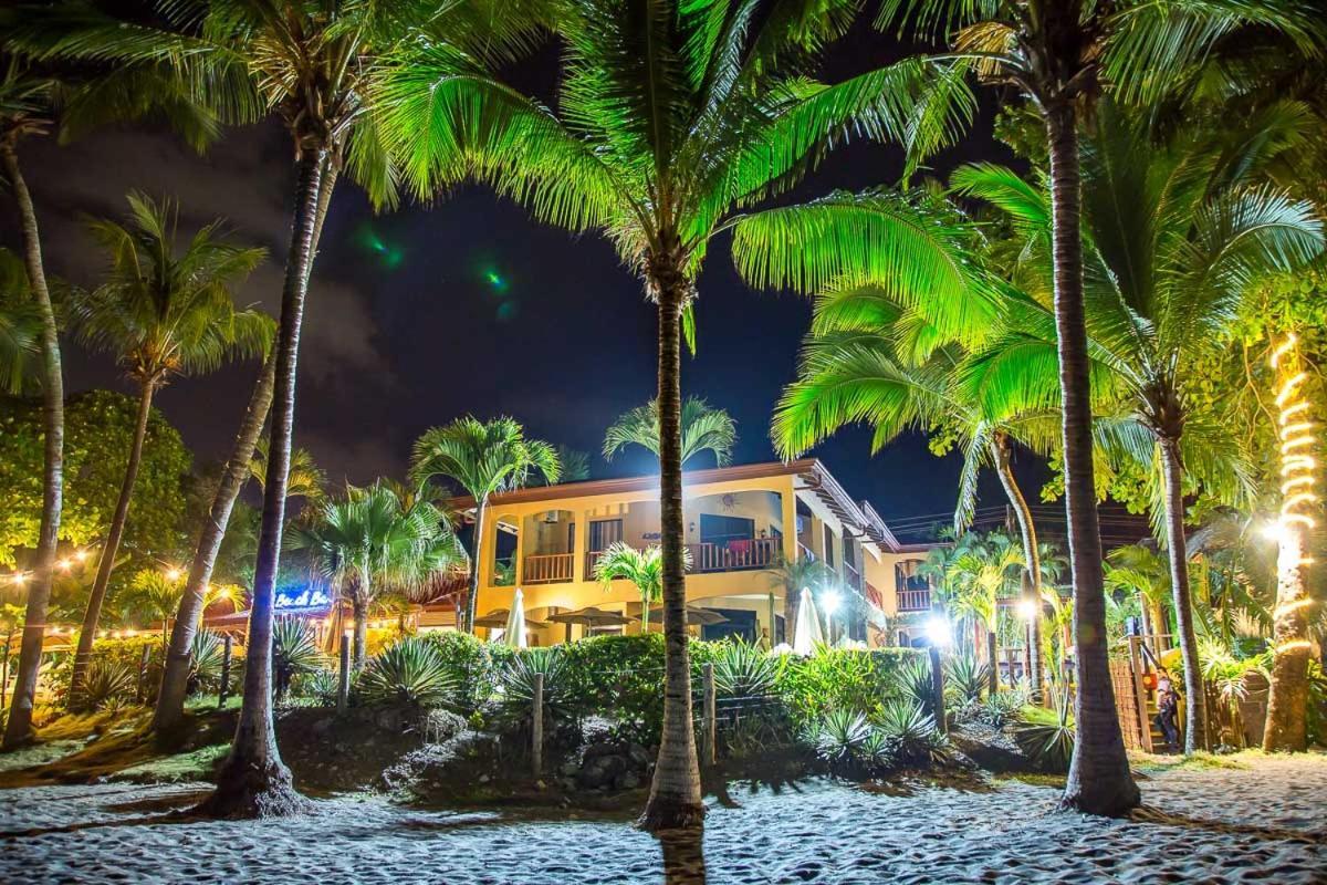 The Backyard Beachfront Hotel جاكو المظهر الخارجي الصورة