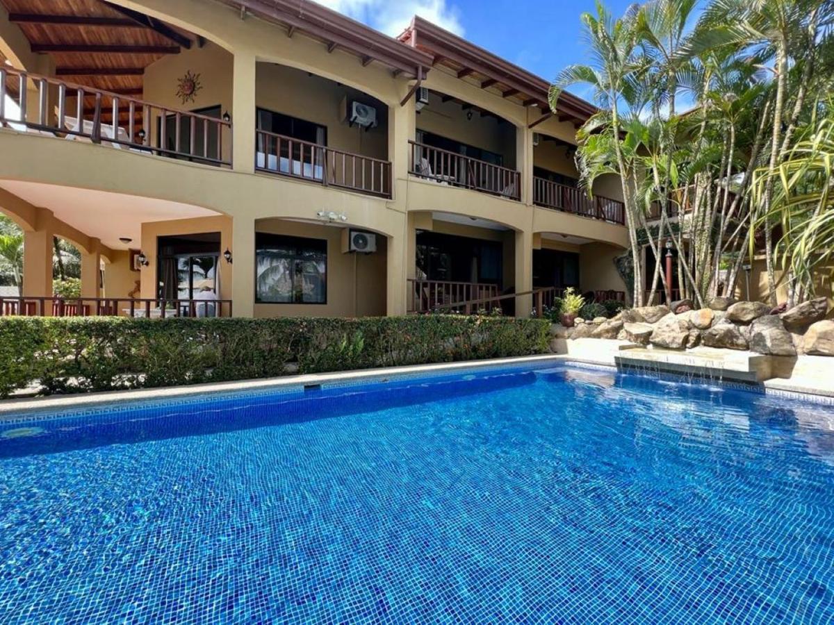 The Backyard Beachfront Hotel جاكو المظهر الخارجي الصورة