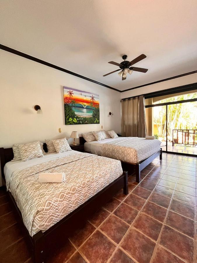The Backyard Beachfront Hotel جاكو المظهر الخارجي الصورة