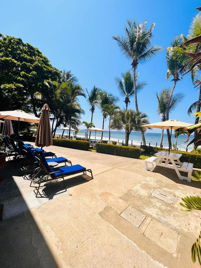 The Backyard Beachfront Hotel جاكو المظهر الخارجي الصورة