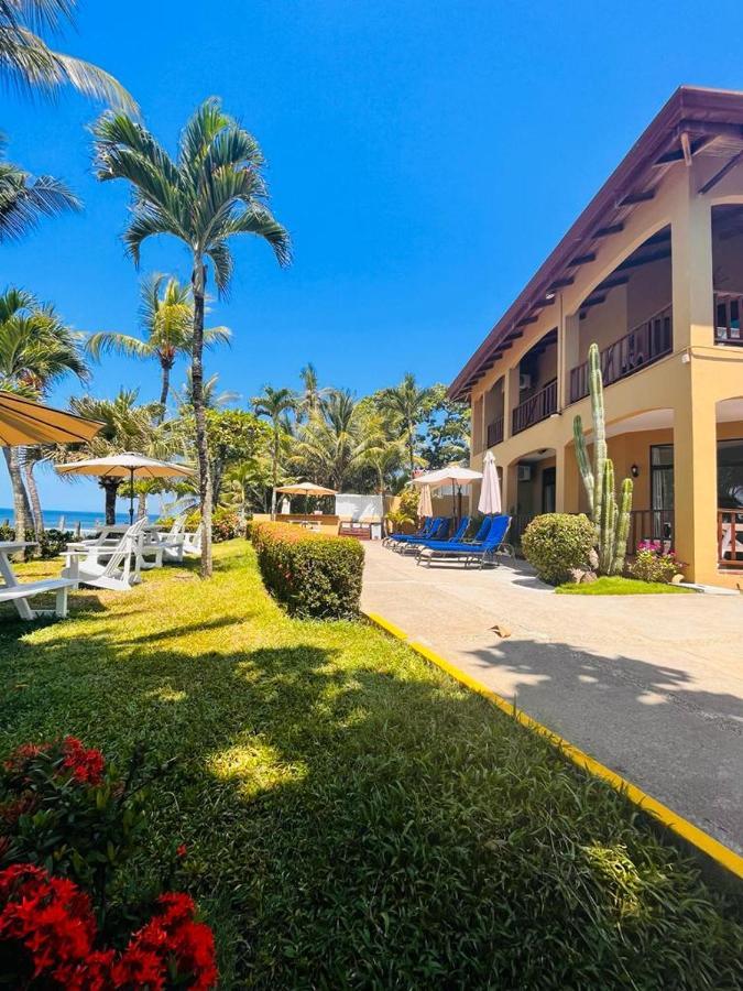 The Backyard Beachfront Hotel جاكو المظهر الخارجي الصورة