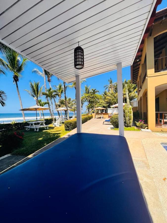 The Backyard Beachfront Hotel جاكو المظهر الخارجي الصورة