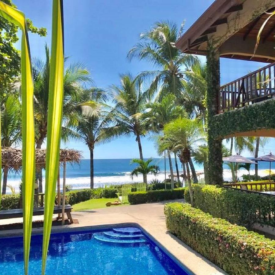 The Backyard Beachfront Hotel جاكو المظهر الخارجي الصورة